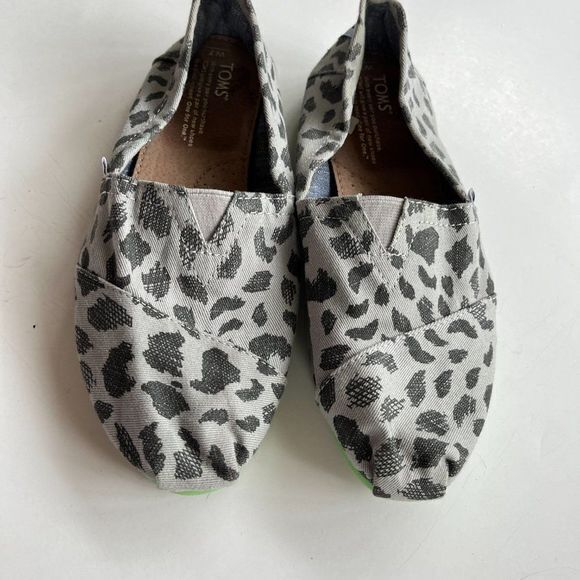 TOMS Women's CLASSIC Canvas Slip on flat Printed Fabric Size‎ 7 - Picture 2 of 5
